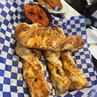 Groovy bread Twist