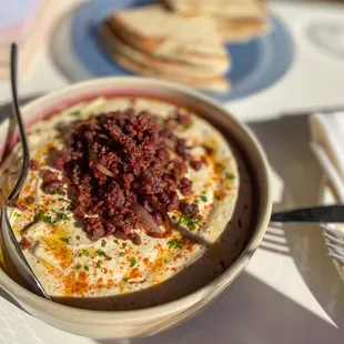 Hummus with beef