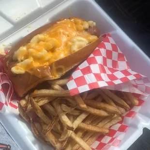 Mac ' N Cheese Stray Dog Combo