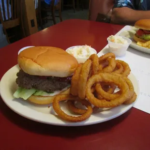 Excellent burger with nearly onion free rings.