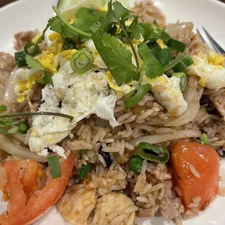 F4. Pineapple Fried Rice