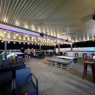 sushi and sashimi, interior