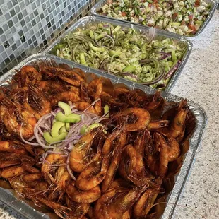 Pick up and deliver orders of marisco platters