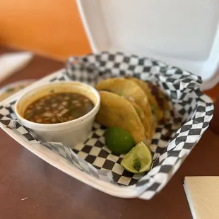 Street Queen Tacos