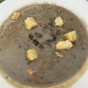 Mushroom soup. All soups are good here