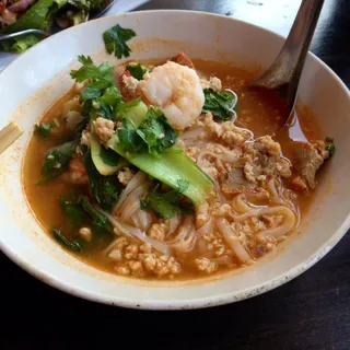 Moo Tom Yum Noodle