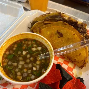 Quesabirria &amp; consomé