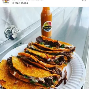 Come n get your quesotacos Birria
Don't forget that spicy salsa !