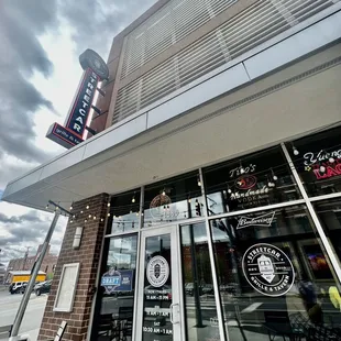 the outside of a restaurant