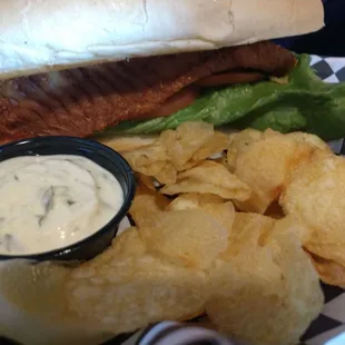 Walleye sandwich w/chips