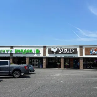 Street's Fine Chicken located in the strip mall near the intersection of Forest and Inwood.