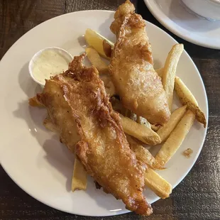 Really great tasting fish and chips! Tartar sauce was on point too. Loved this!