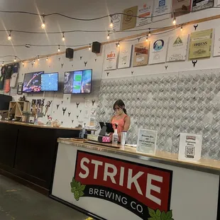 Great spot to hang on a Sunday afternoon! Amazing staff!!!