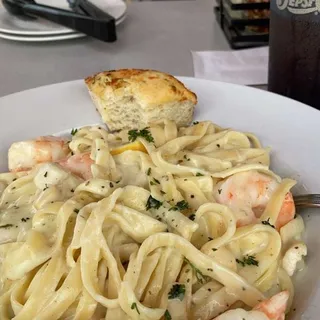 Seafood Alfredo