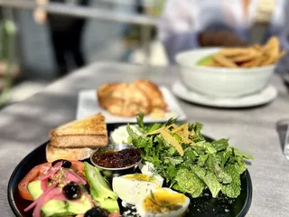Zinc Cafe & Bar