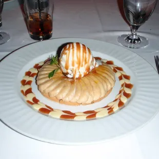 Caramelized banana tart