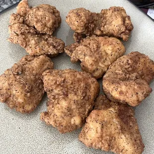 Gluten-free *(6) Piece Nuggets. Perfectly cooked and surprisingly not very greasy. Would definitely get again