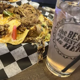 Ultimate nachos with pecan-smoked pulled pork &amp; jalapeño rum Cranberry Lemonade