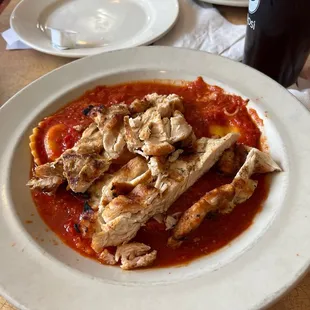 Cheese ravioli with grilled chicken