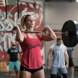 Group training for Strength, Olympic Weightlifting, CrossFit, Endurance and Gymnastics.