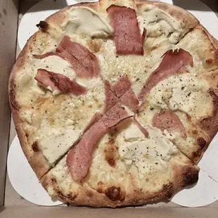 Cheese Bianca Pizza