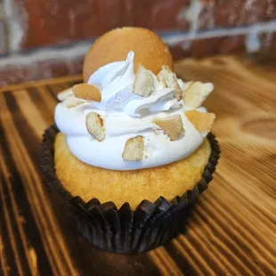 food, dessert, cupcakes