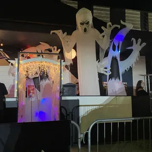 Outdoor spooky decor!