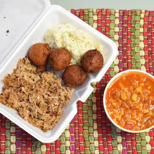 Barbecue Plate with Brunswick Stew