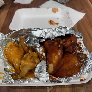 Buffalo and bbq wings. 10 in total!