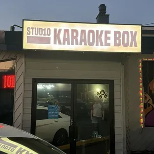 Studio 10 Karaoke & Bar