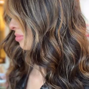 this was my hair before. it's healthy and so pretty i just wanted to be more blond