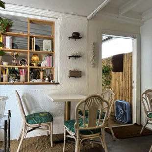 ramen and noodles, interior