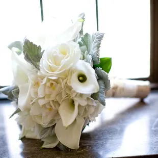 White bridal bouquet