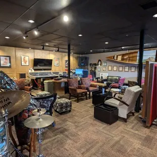 Live music, mainly classic rock and blues.