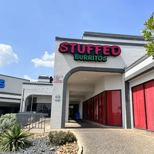 Entrance and outdoor seating area