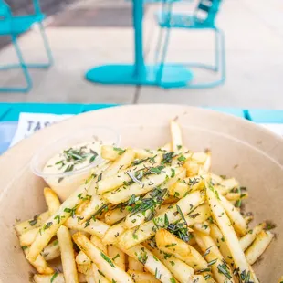 1928 Fleet St - new location
Beautiful outdoor seating - Fleet and Washington
www.stuggys.com
#crabmacnation