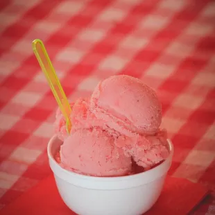 Buddy&apos;s strawberry Italian Ice