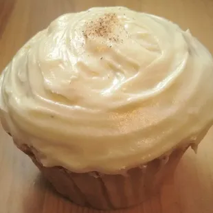 The Boathouse inspired Cinnaboat cupcake