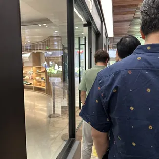 February 17, 2024 Saturday 12:30pm. 30 minutes wait outside in line. New location across from Harry Winston.