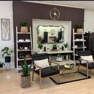 Styles and Files Salon