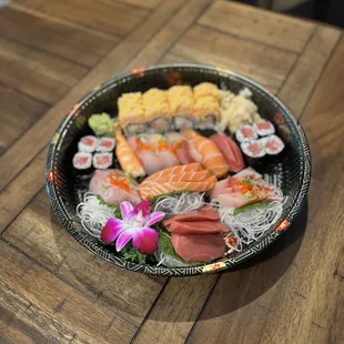 sushi, sashimi, sushi and sashimi, food