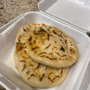 Queso Y Frijoles Queso Y Loroco