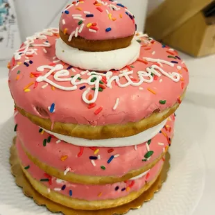 Doughnut cake