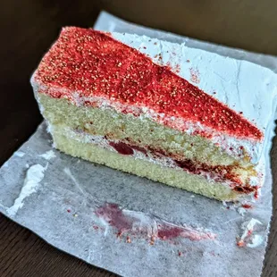 Strawberry Chiffon Cake | Instagram: @telephonesmoothie