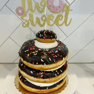 Doughnut cake