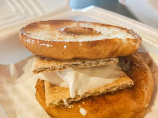 Tom & Chee - Newport