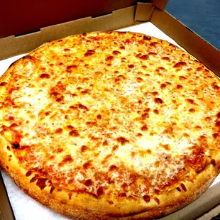 Nothing like a Classic New York Style Cheeeeeeese Pizza!