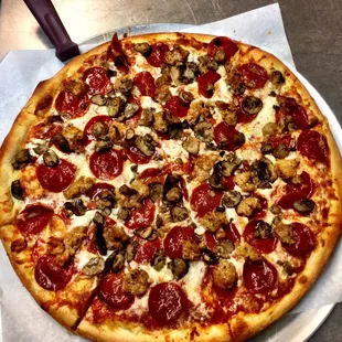 Daily Specials 3-Topping Pizza!