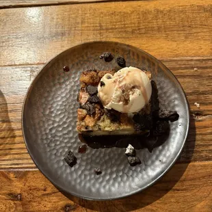 Oreo bread pudding