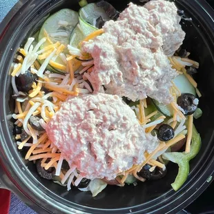 Salad with tuna salad